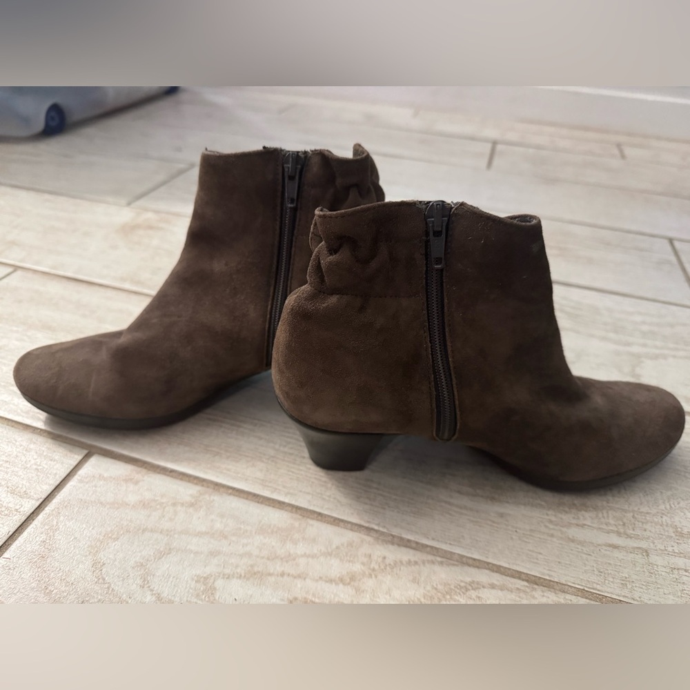 Munro American Women’s Suede Brown Heel Ankle Boots Zipper - Size 6.5